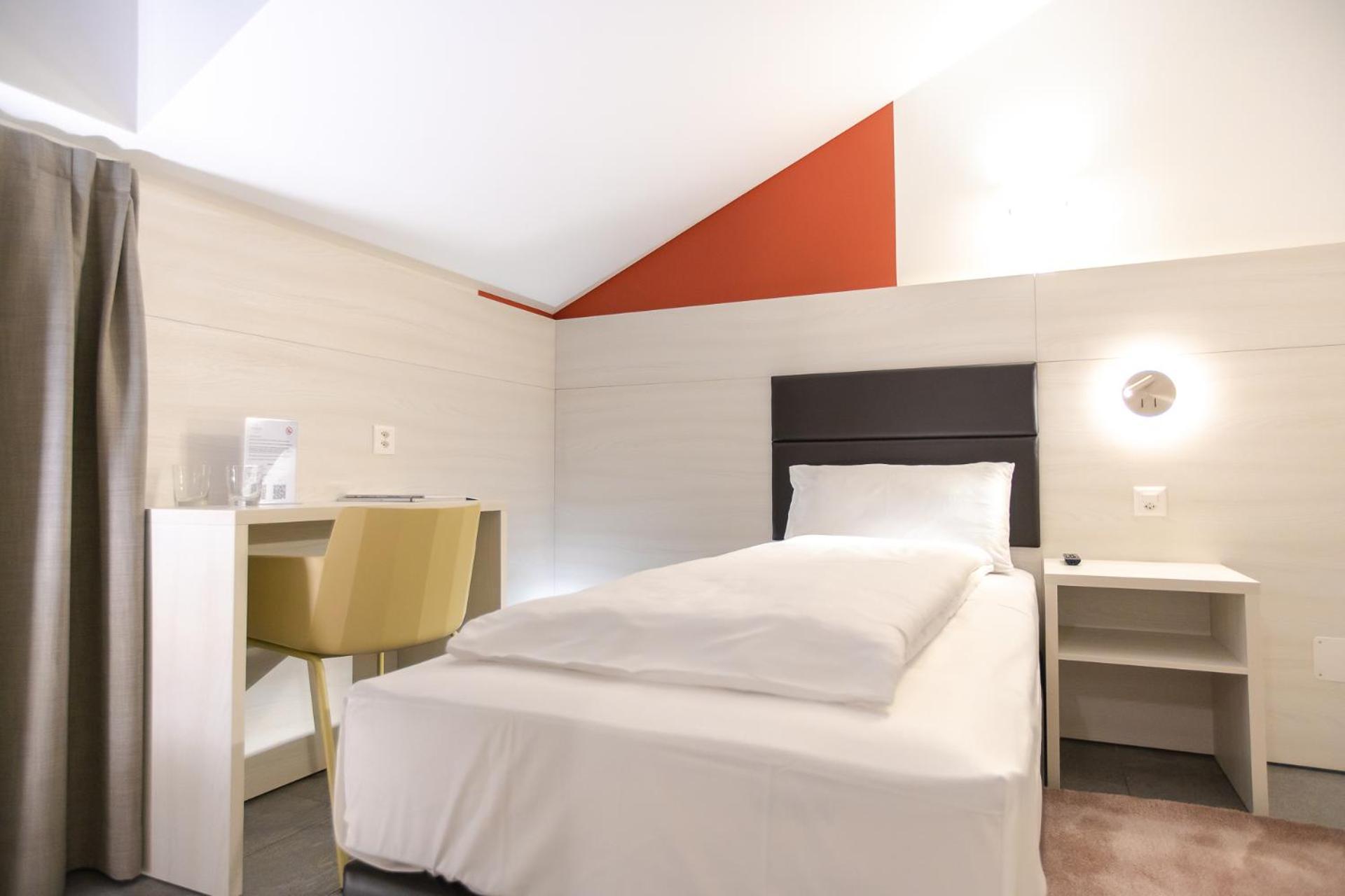 Miralago Locarno Easy Rooms Muralto Rum bild